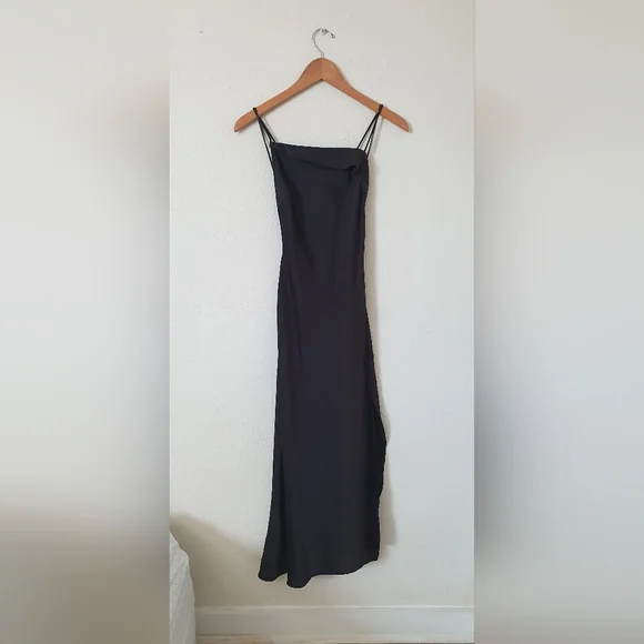 🔥NEW WITH TAG ASTR THE LABEL COWL SLIP MIDI DRESS BLACK in XS and SMALL🔥 - Picture 5 of 9